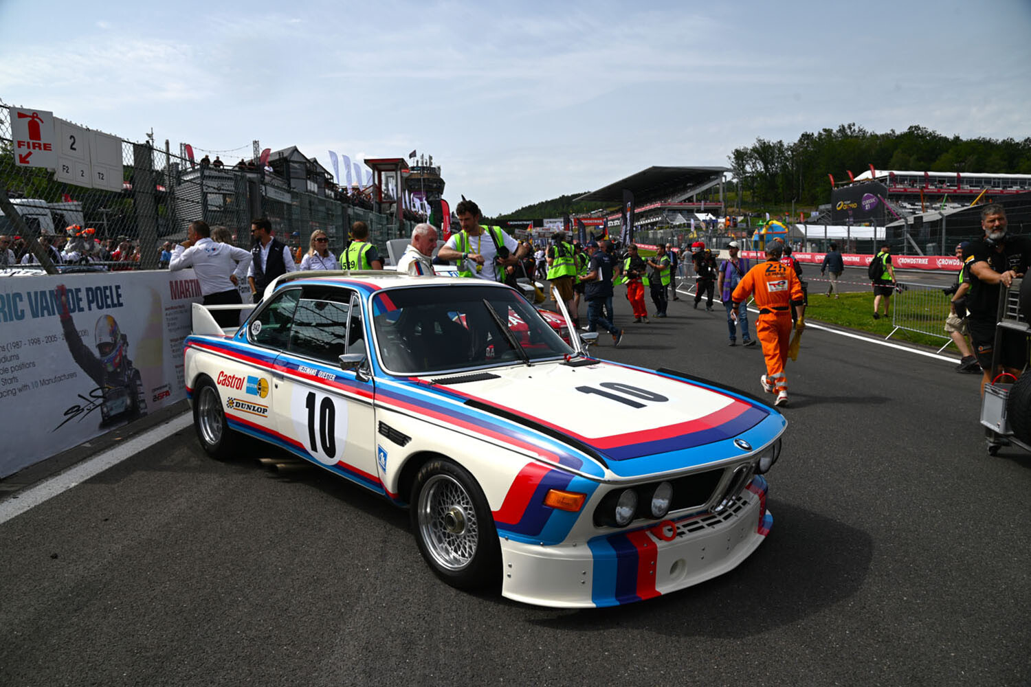 100周年を記念してBMW「3.0CSL」レース仕様も駆けつけた！「スパ24時間レース」決勝日の豪華な顔ぶれをお見せします【みどり独乙通信】