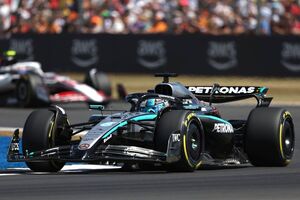 メルセデス、イギリスGPが涼しくなれば大逆襲の可能性も？？　ラッセル「初日、暖かくなったのが厳しかったね」