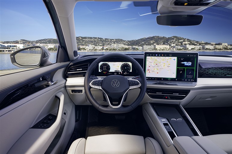 【SUVに飽きたなら】ワゴン専用ボディとなったVW新型「パサート」予約開始　新開発マイルドHVと新PHEVを設定