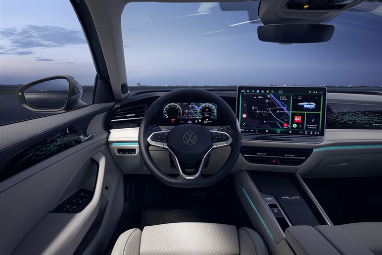 【SUVに飽きたなら】ワゴン専用ボディとなったVW新型「パサート」予約開始　新開発マイルドHVと新PHEVを設定