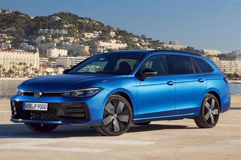 【SUVに飽きたなら】ワゴン専用ボディとなったVW新型「パサート」予約開始　新開発マイルドHVと新PHEVを設定