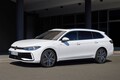 【SUVに飽きたなら】ワゴン専用ボディとなったVW新型「パサート」予約開始　新開発マイルドHVと新PHEVを設定