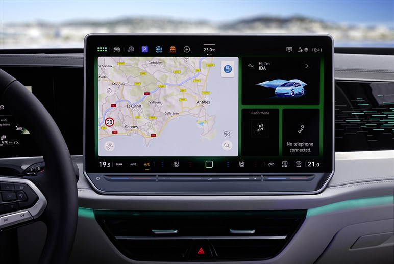 【SUVに飽きたなら】ワゴン専用ボディとなったVW新型「パサート」予約開始　新開発マイルドHVと新PHEVを設定