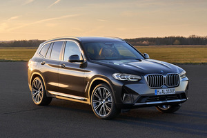 BMW　運転支援機能を充実させた新型「X3」「X4」を発売