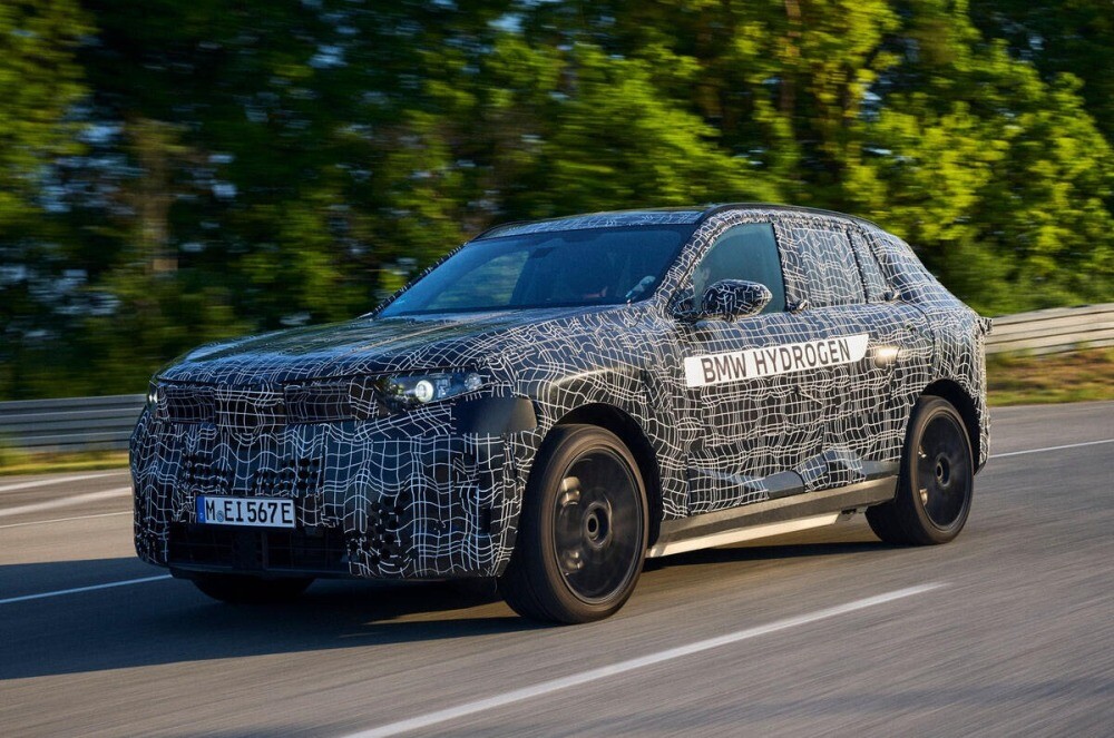 BMW初のFCEV　次期『X5』に水素燃料電池車、2028年発売へ　航続距離は500km超か