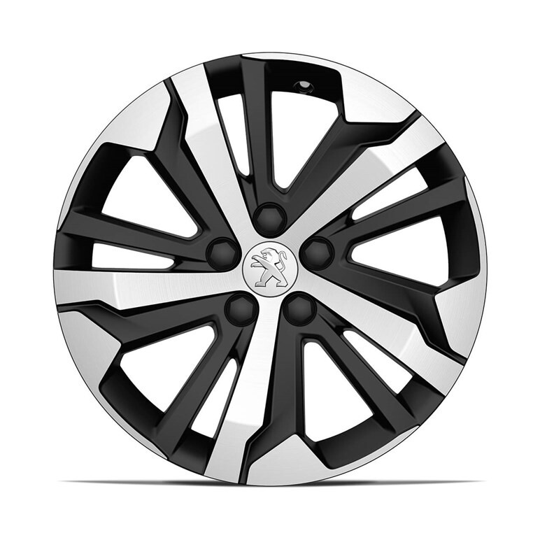 キャンプに最適？ “オフ系”ミニバン「リフター」に3列7人乗りのロングが追加