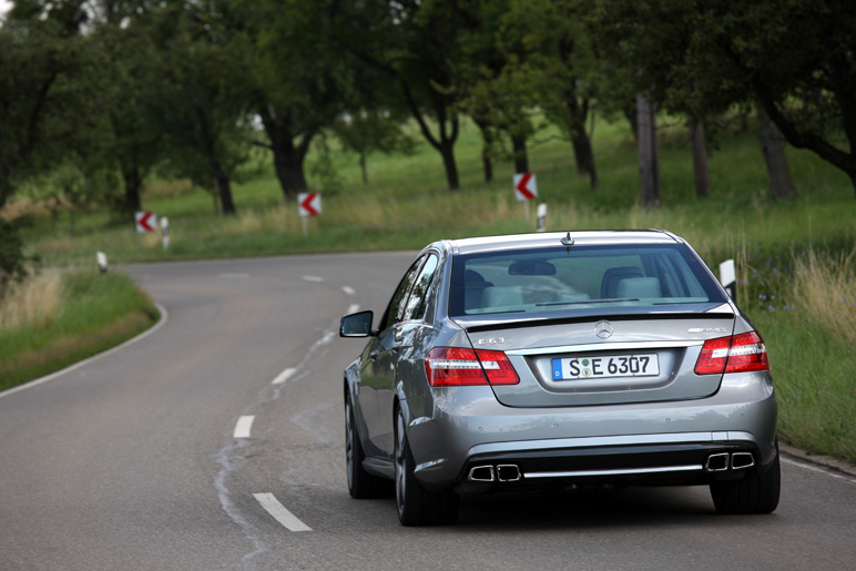 E63AMG、早くも試乗！過激なまでの変貌ぶり