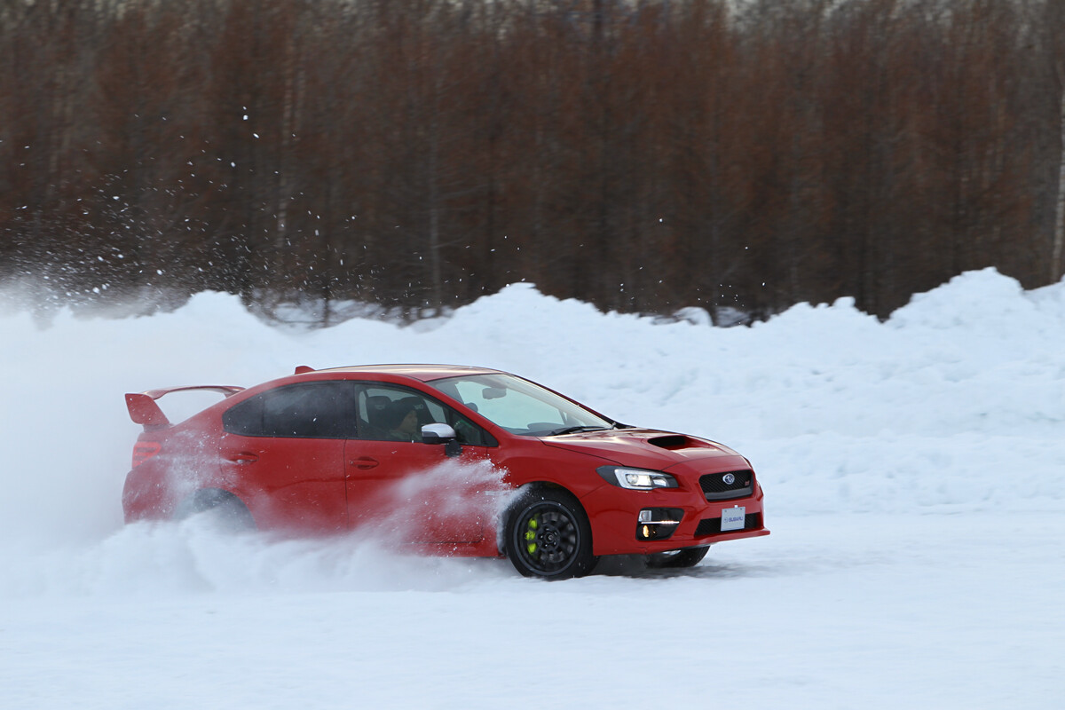 【ムービー】ドリキン土屋圭市が新型WRX STIプロトタイプを雪上で全開！