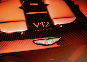 次世代「ヴァンキッシュ」に搭載か？アストンマーティンが新型V12エンジンの動画を公開