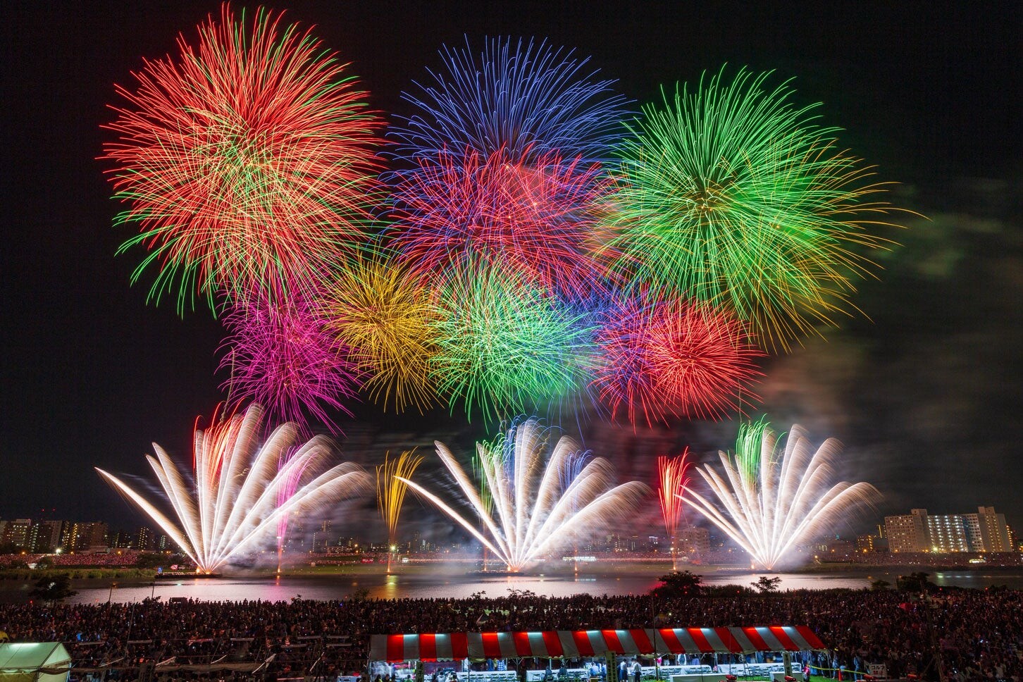 「足立の花火」開催に伴う交通規制！ 5月31日に荒川両岸で通行止め、首都高出入口も閉鎖【道路のニュース】