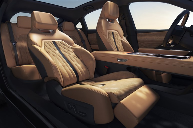 【国内導入の噂も】日産の新型BEV「N7」が中国で好調な滑り出し。発売6週間で2万台超を受注