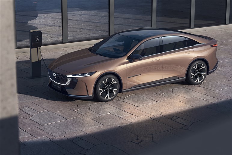 【国内導入の噂も】日産の新型BEV「N7」が中国で好調な滑り出し。発売6週間で2万台超を受注