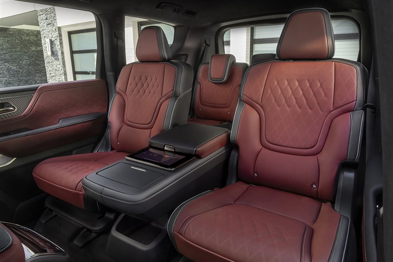 新型「パトロール」の国内導入は幻想か？ 深刻化する日産の“売れるSUV”不在…日本に必要なSUVは他のモデルだった！