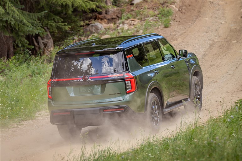 新型「パトロール」の国内導入は幻想か？ 深刻化する日産の“売れるSUV”不在…日本に必要なSUVは他のモデルだった！