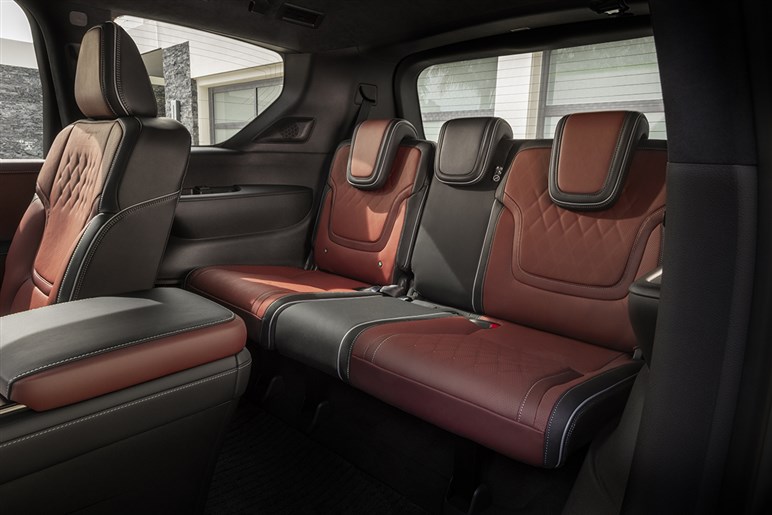 新型「パトロール」の国内導入は幻想か？ 深刻化する日産の“売れるSUV”不在…日本に必要なSUVは他のモデルだった！