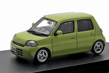 Hi-Storyから1/43スケール「ダイハツ エッセ エコ ローダウンカスタム（2006）」ディスプレイモデルが登場｜インターアライド｜