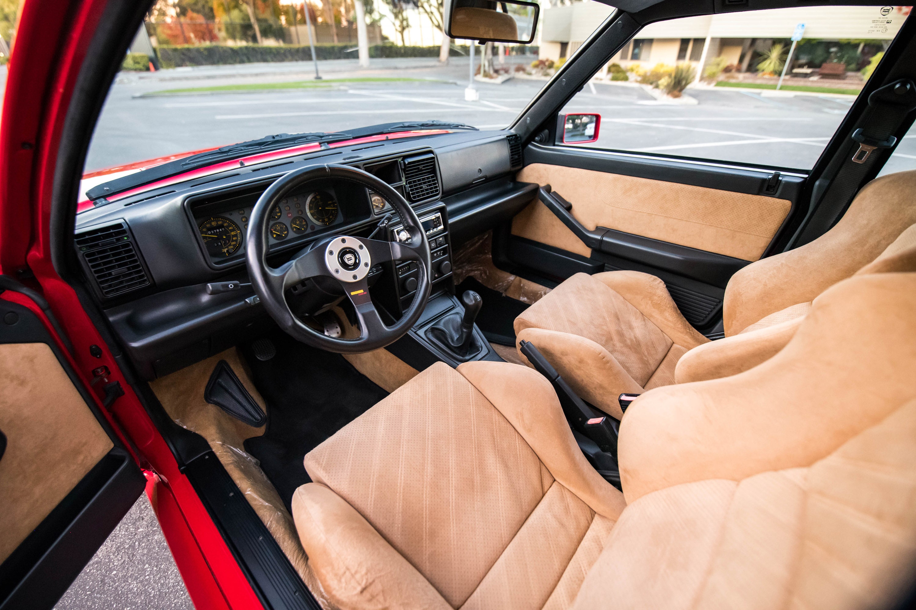 ランチア デルタ Hfイングラーレ暴騰中 国外流出が加速する背景とは Gq Japan 自動車情報サイト 新車 中古車 Carview