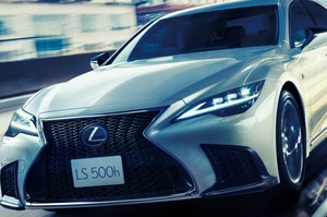レクサス旗艦モデル「LS」が一部改良。純白と深青カラーが全車で選択可能に。快適装備も標準化