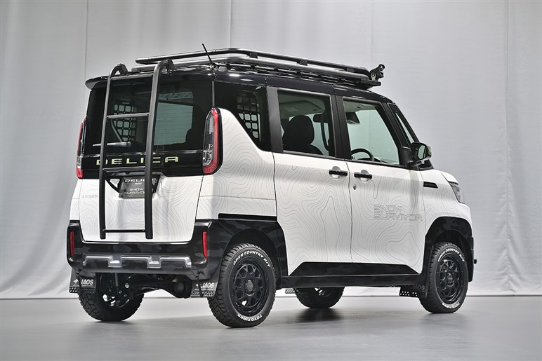 【東京オートサロン23】本日予約注文開始のデリカミニには軽らしからぬ迫力ボディ