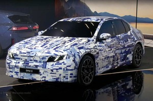 運転の楽しさと800km超の航続距離実現へ　BMW新型『i3』　来年登場、3シリーズ初のEV版