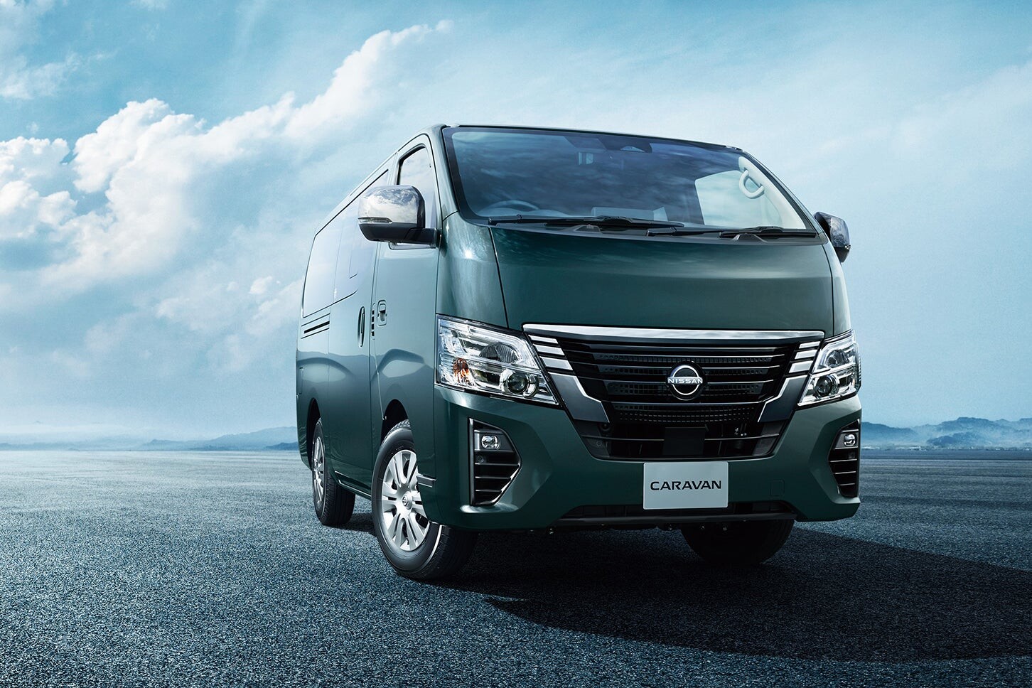 日産から車中泊ファン注目の「キャラバン」が登場！ 新たなカスタムカー「AUTECH LINE」ってどんなクルマ？【新車ニュース】