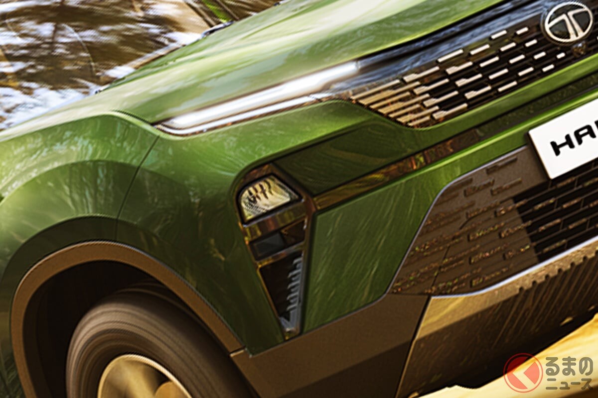 約252万円から！ 新「ハリアー」発表！ 「ディーゼルターボ」搭載＆“めちゃ便利機能”もり沢山！ 「HARRIER」専用ロゴ×英国風の“精悍タフ顔”がカッコイイ！ 6速MTもあるタタ「ハリアー アドベンチャーX」インド仕様登場！