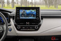 トヨタ新型「カローラハイブリッド」発表！ 米で約270万円 シリーズ最高の燃費とは？