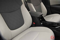 トヨタ新型「カローラハイブリッド」発表！ 米で約270万円 シリーズ最高の燃費とは？