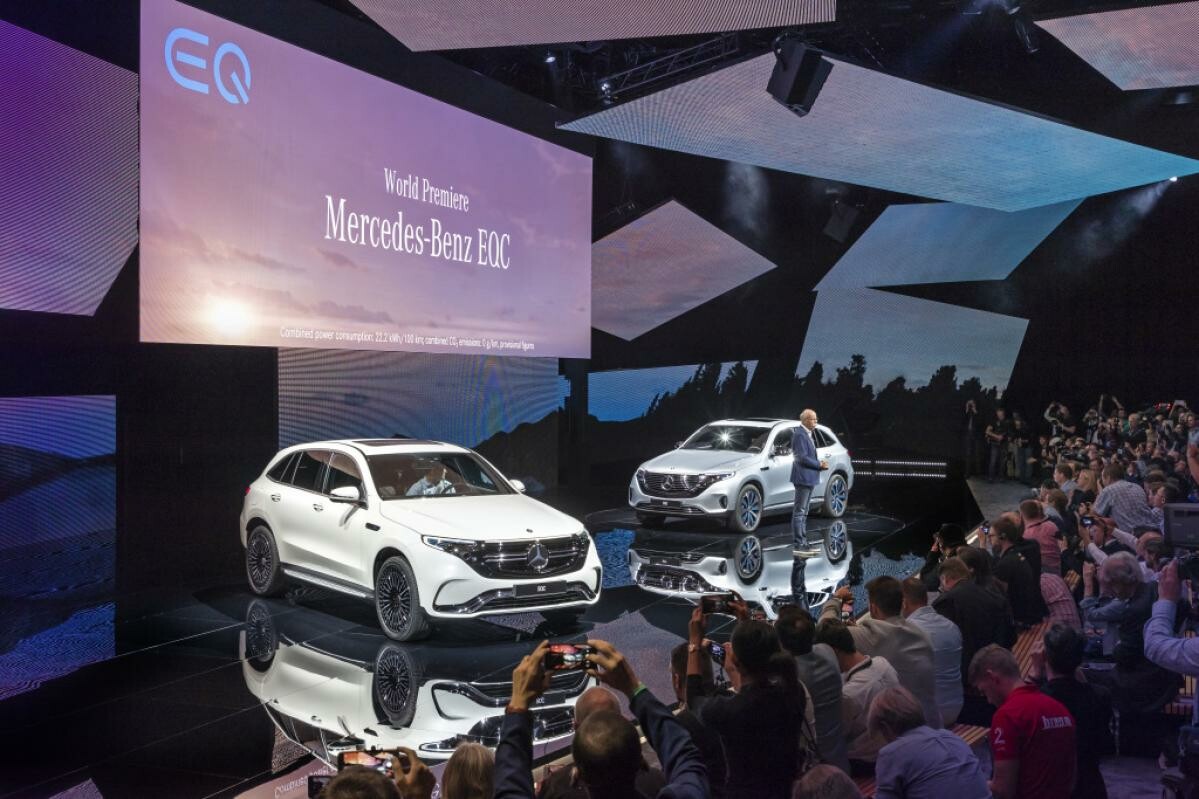 メルセデス・ベンツ、EQシリーズ第一弾！　フル充電で450kmの連続走行が可能、100％電気自動車の「EQC」を正式に発表