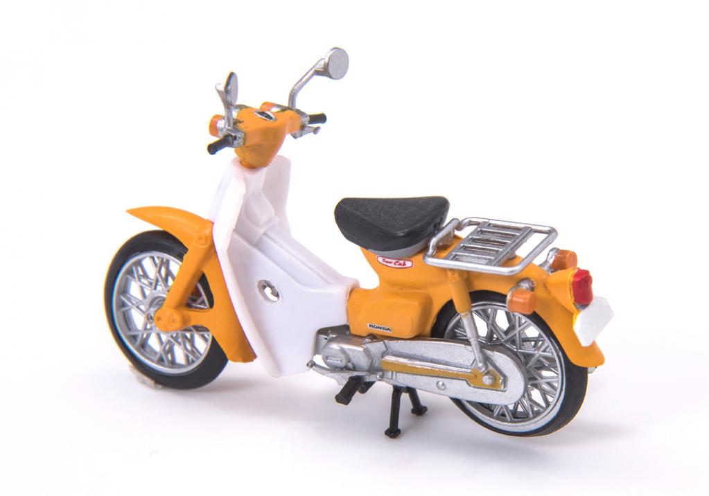 手のひらで愛でる かわいいスーパーカブを発見 Aoshima カプセルトイ 1 32 スーパーカブ コレクション色替えバージョン Motorfan 自動車情報サイト 新車 中古車 Carview
