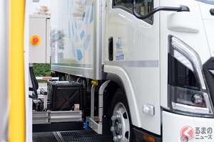 給油並みの速さで「バッテリー交換」！ いすゞとファミマが「エルフEV」実証を開始、横浜市で