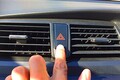 昔はドライバーの正面になかった？　クルマのハザードスイッチがインパネ中央に移動したワケ