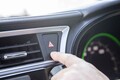昔はドライバーの正面になかった？　クルマのハザードスイッチがインパネ中央に移動したワケ