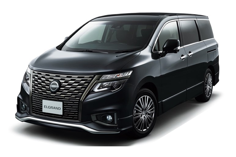 新型「エルグランド」は燃費大幅向上、シートアレンジ、走り自慢などの目玉機能で「アルファード」と勝負する