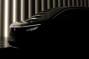 新型「エルグランド」は燃費大幅向上、シートアレンジ、走り自慢などの目玉機能で「アルファード」と勝負する