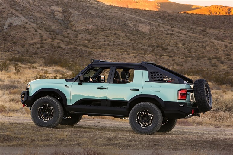 あの「250」のオープンが想像以上にゴツカワ！ トヨタが本気を出した「ランクルROX」の大量画像