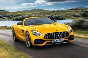 メルセデス-AMG GT Sロードスター　英価格1885万円　クーペの170万円高