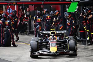 踏んだり蹴ったりのレースで最下位に終わった角田裕毅。2度のペナルティがなければ「入賞争いができる位置にいた」とレッドブル代表