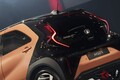 【英国】トヨタ新型「最小SUV」発表！ 全長約3.8mのコンパクトボディ×最新パワフルユニット搭載！ 斬新デザインの「アイゴX ハイブリッド」25年末に発売へ