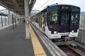 ローカル線なのに“電車”、車窓は海！ イマイチ観光路線になりきらない「北陸‐山陰短絡路線」の実力を見た！