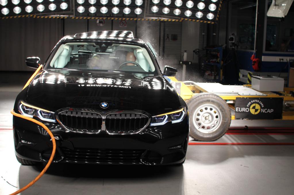 BMWの新型「1シリーズ」と「3シリーズ・セダン」がEuro NCAPの衝突安全性試験で最高評価の5つ星を獲得！