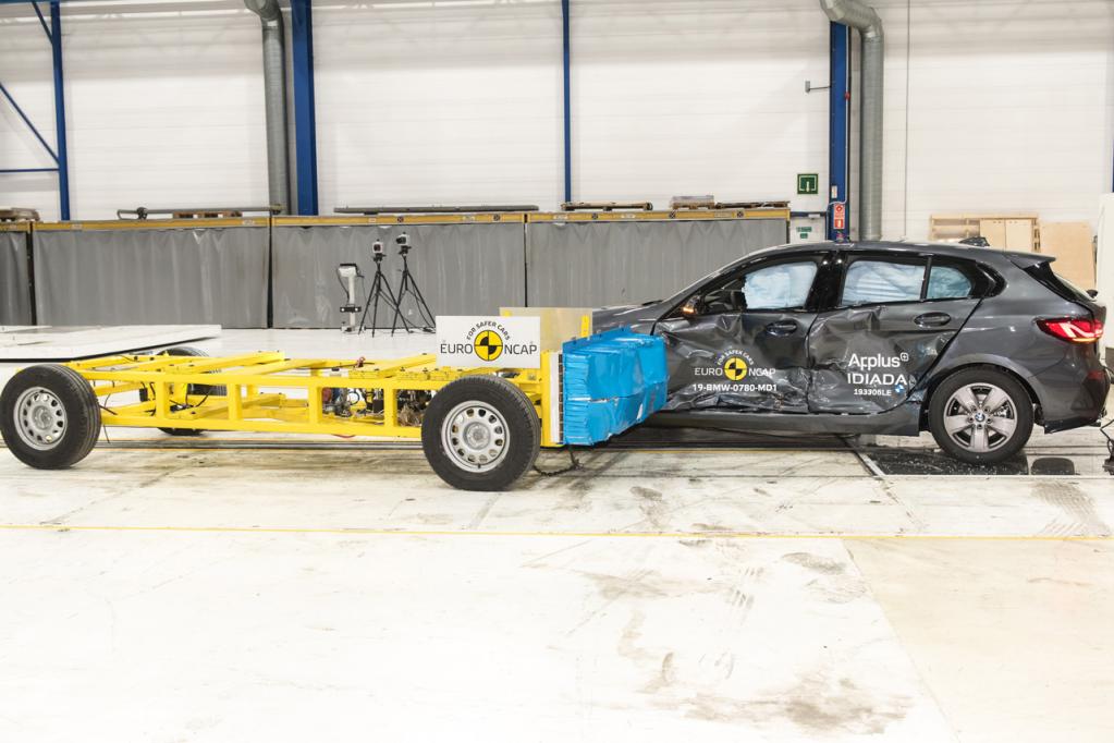 BMWの新型「1シリーズ」と「3シリーズ・セダン」がEuro NCAPの衝突安全性試験で最高評価の5つ星を獲得！