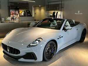 マセラティの新型「グランカブリオ」、日本初上陸の第一号車をお披露目！