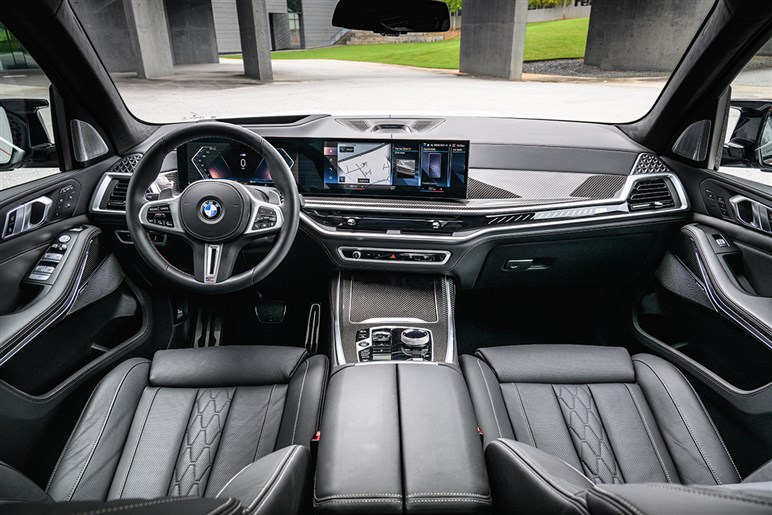 【スクープ】BMW新型「X7 M60」は2027年登場？ クセ強フェイスと530psのV8エンジンでまずは米国から