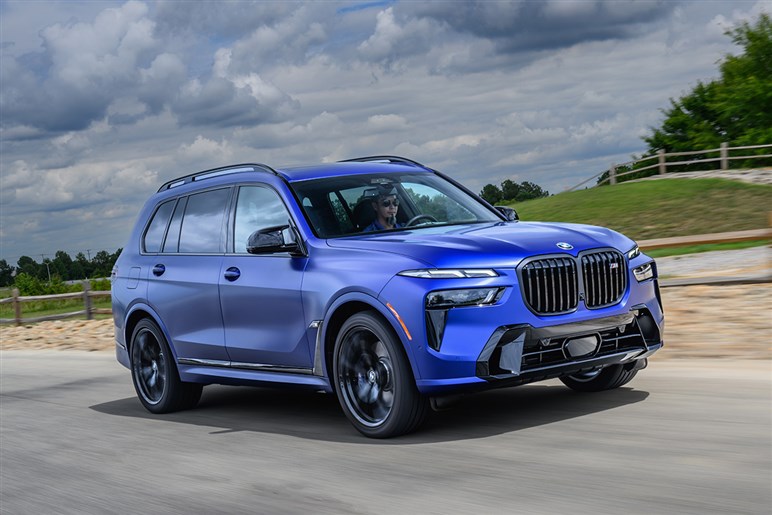 【スクープ】BMW新型「X7 M60」は2027年登場？ クセ強フェイスと530psのV8エンジンでまずは米国から