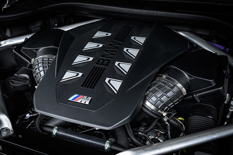 【スクープ】BMW新型「X7 M60」は2027年登場？ クセ強フェイスと530psのV8エンジンでまずは米国から