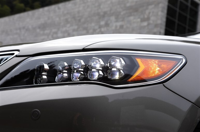 新型レジェンドに試乗、曲がって曲がって曲がりまくる！