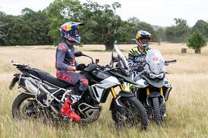 【トライアンフ】ジョニー・ウォーカーが Tiger 900 Rally Pro で「レッドブル・ロマニアクス」に参戦し総合2位を獲得！