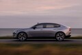 ボルボの最新BEV「ES90」はセダン？ 5ドアクーペ？ それともSUV？【新車ニュース】