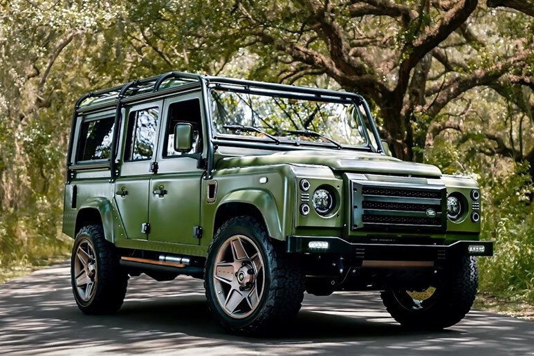 “クラシック ディフェンダー”を700psの野獣に！ ECDが手がけた異色のレストモッド「プロジェクト ワイルダー」